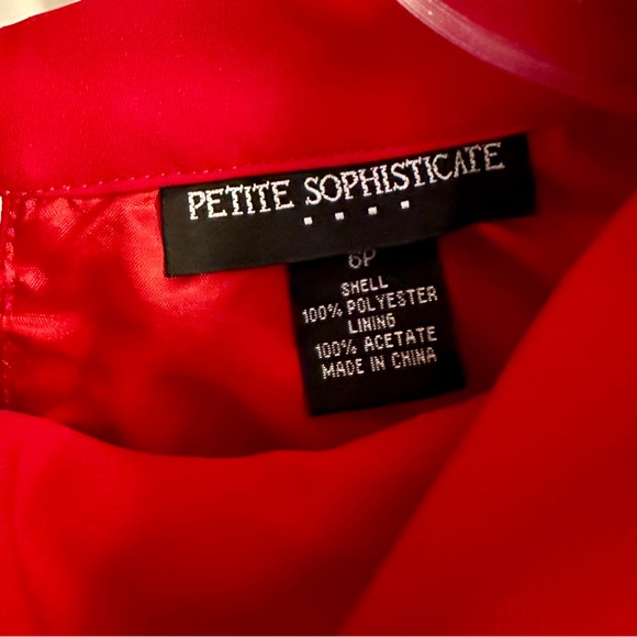 Petite Sophisticate Size 6 Red Dress - Picture 4 of 8